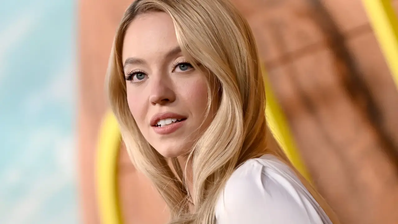 Is Sydney Sweeney hot?