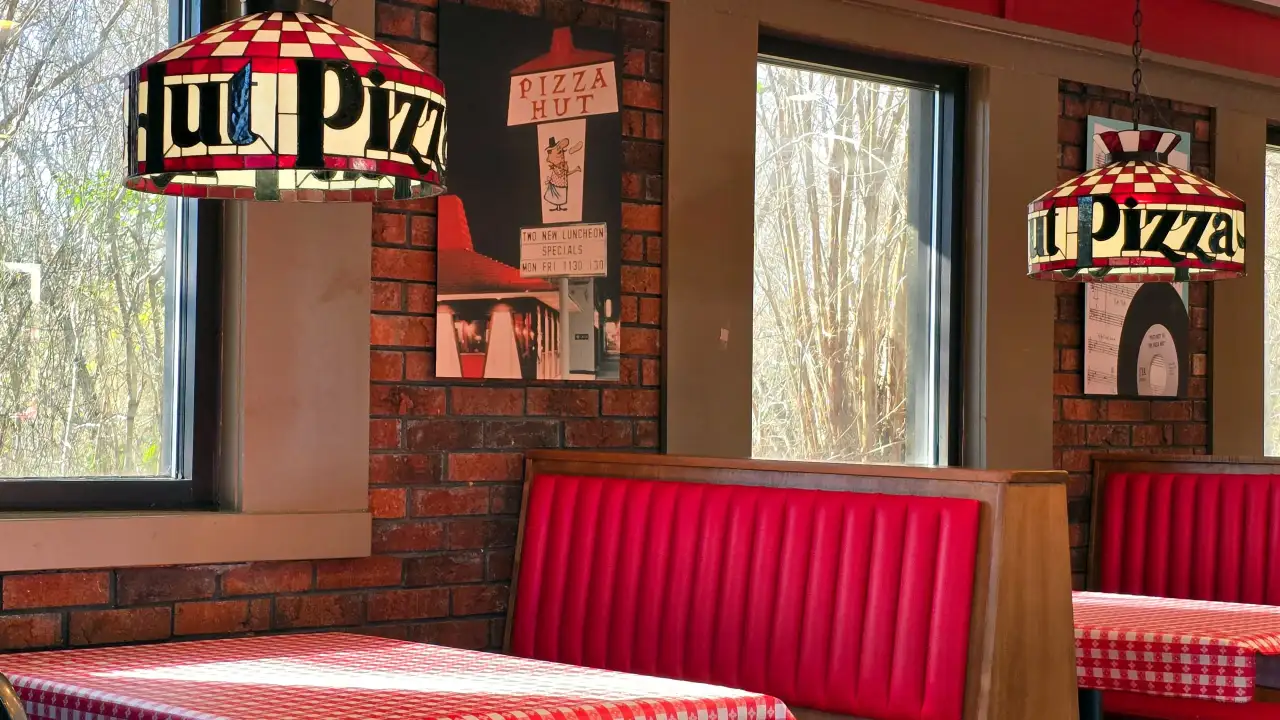Do Americans Really Want Pizza Hut's Retro Red Roof Revival?